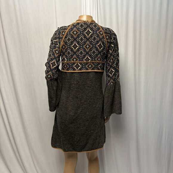 THML Dress Womens XS Bell Sleeve Keyhole Mixed Print Boho Boutique Lightweight - Picture 4 of 9